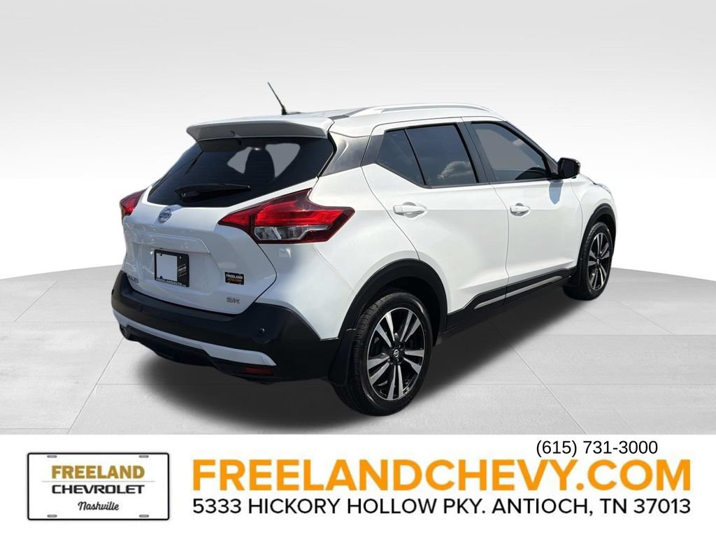 Used 2020 Nissan Kicks SR w/ SR Premium Package FWD image 3