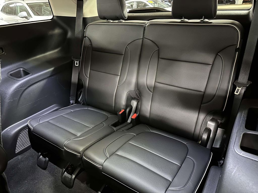 Used 2023 GMC Acadia Denali w/ Black Diamond Edition image 16