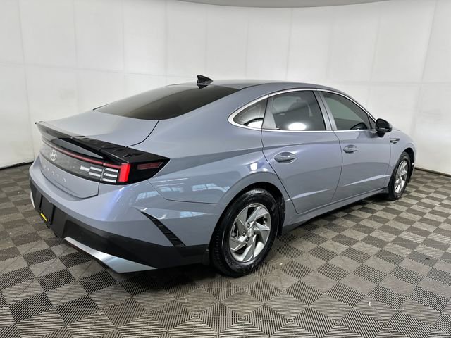 Used 2025 Hyundai Sonata SE FWD image 3