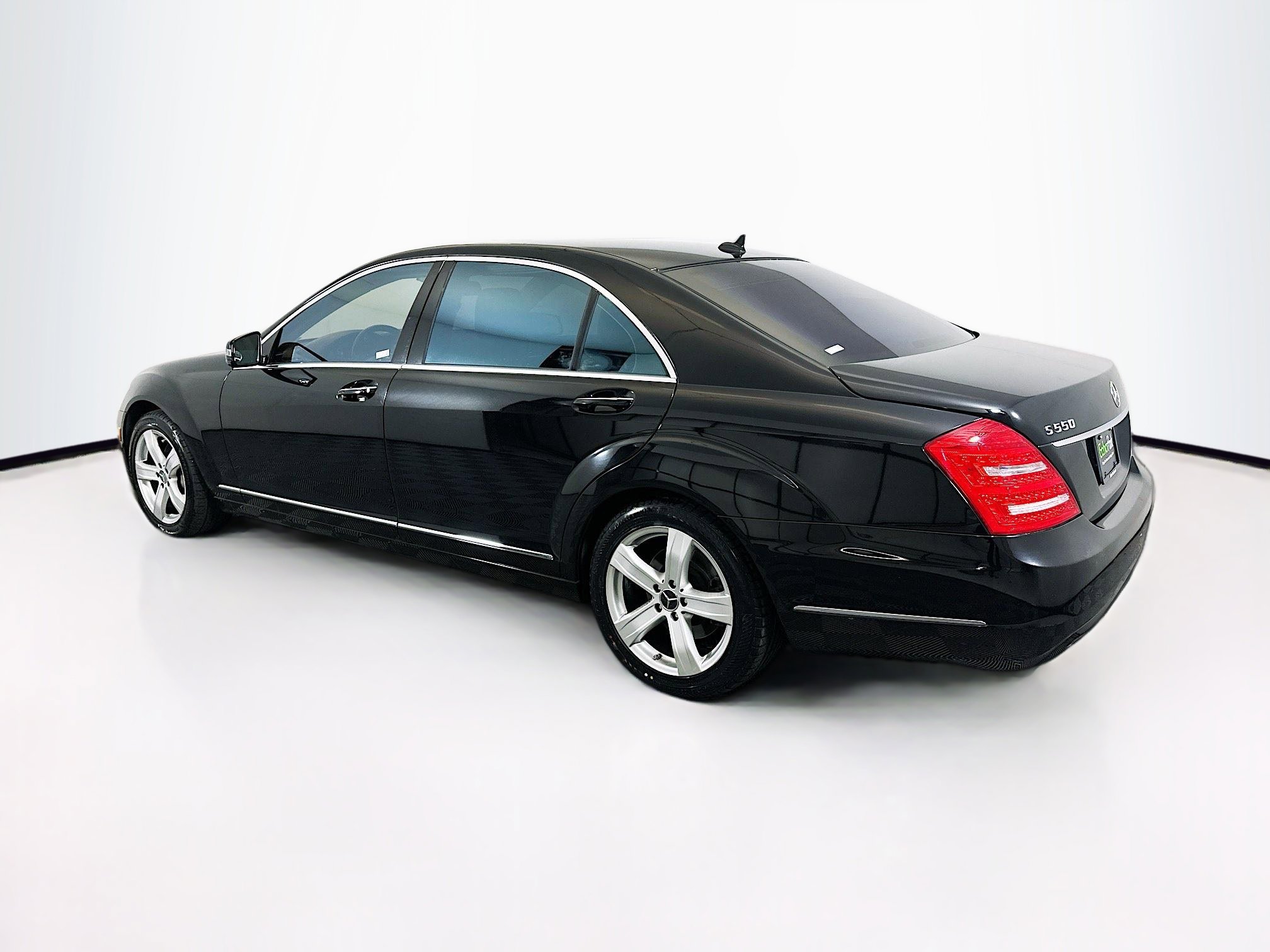 Used 2011 Mercedes-Benz S 550 4MATIC image 5