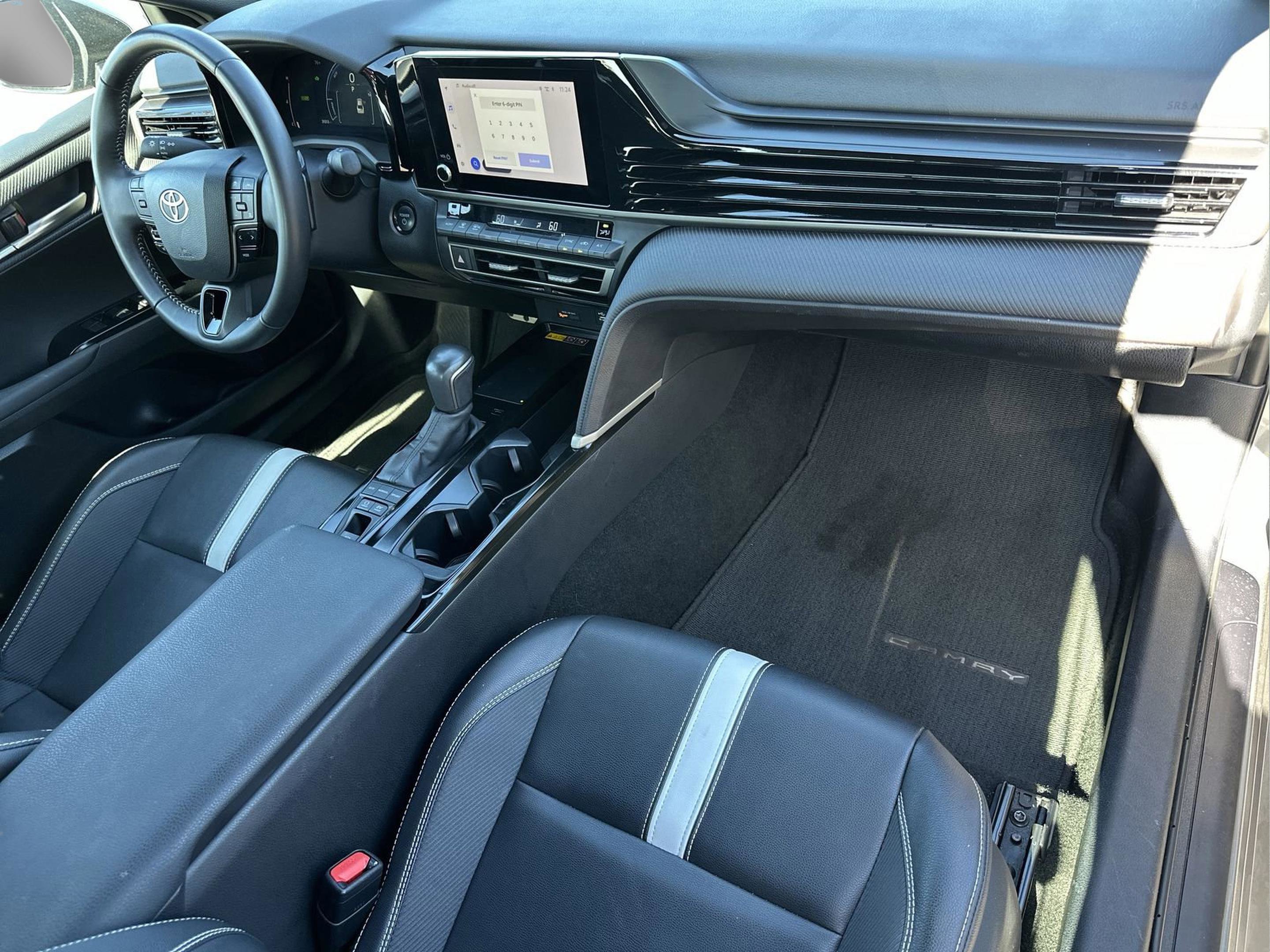 Used 2025 Toyota Camry SE image 20