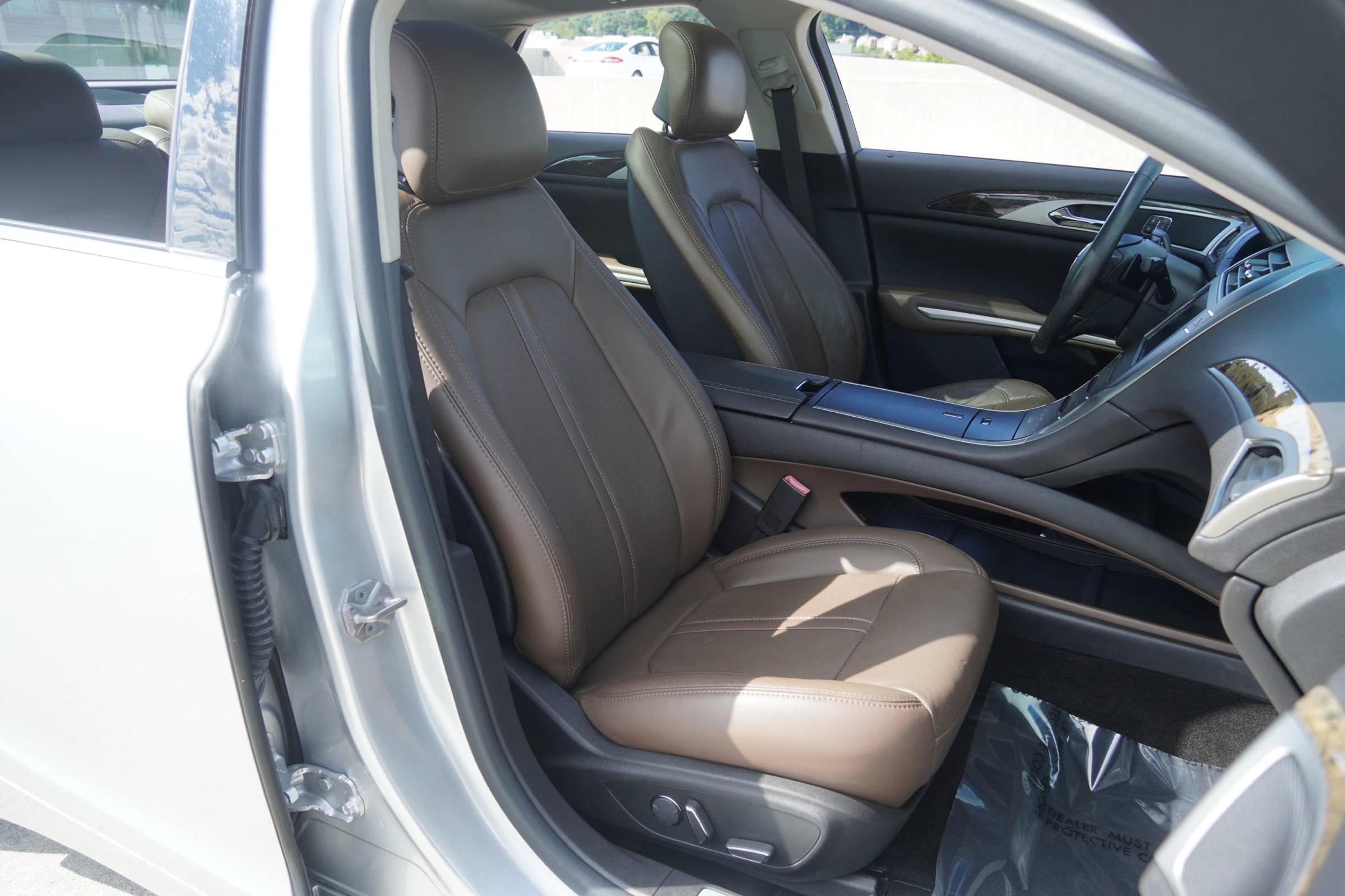 Used 2014 Lincoln MKZ Sedan 4D w/ Equipment Group 102A Reserve image 13