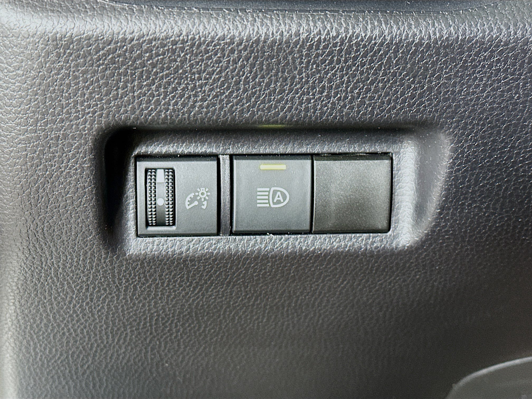 Used 2025 Toyota RAV4 LE FWD image 17