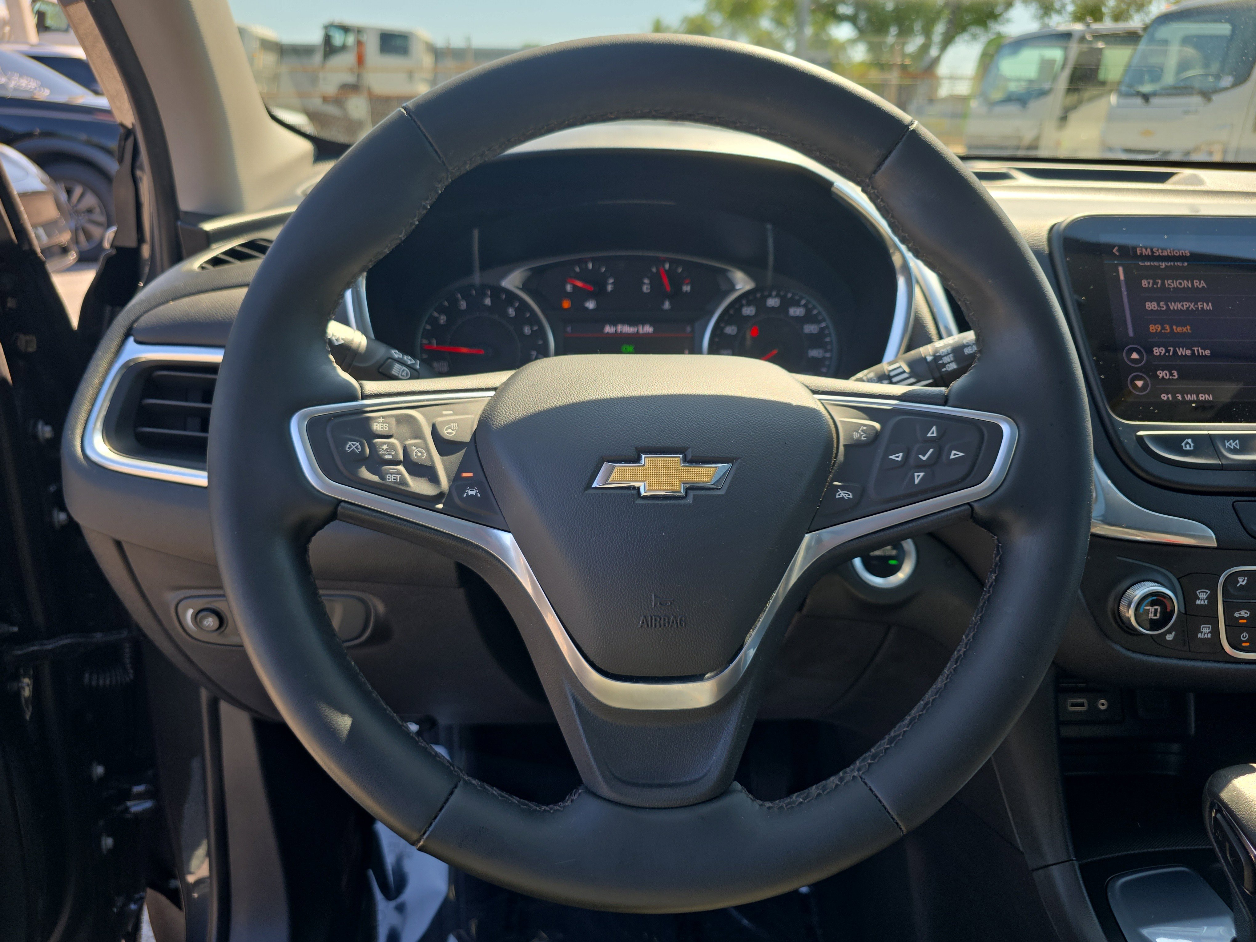 Used 2023 Chevrolet Equinox LT FWD image 29