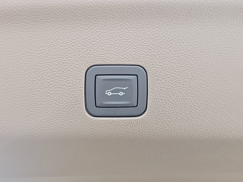 New 2026 GMC Yukon Denali image 7