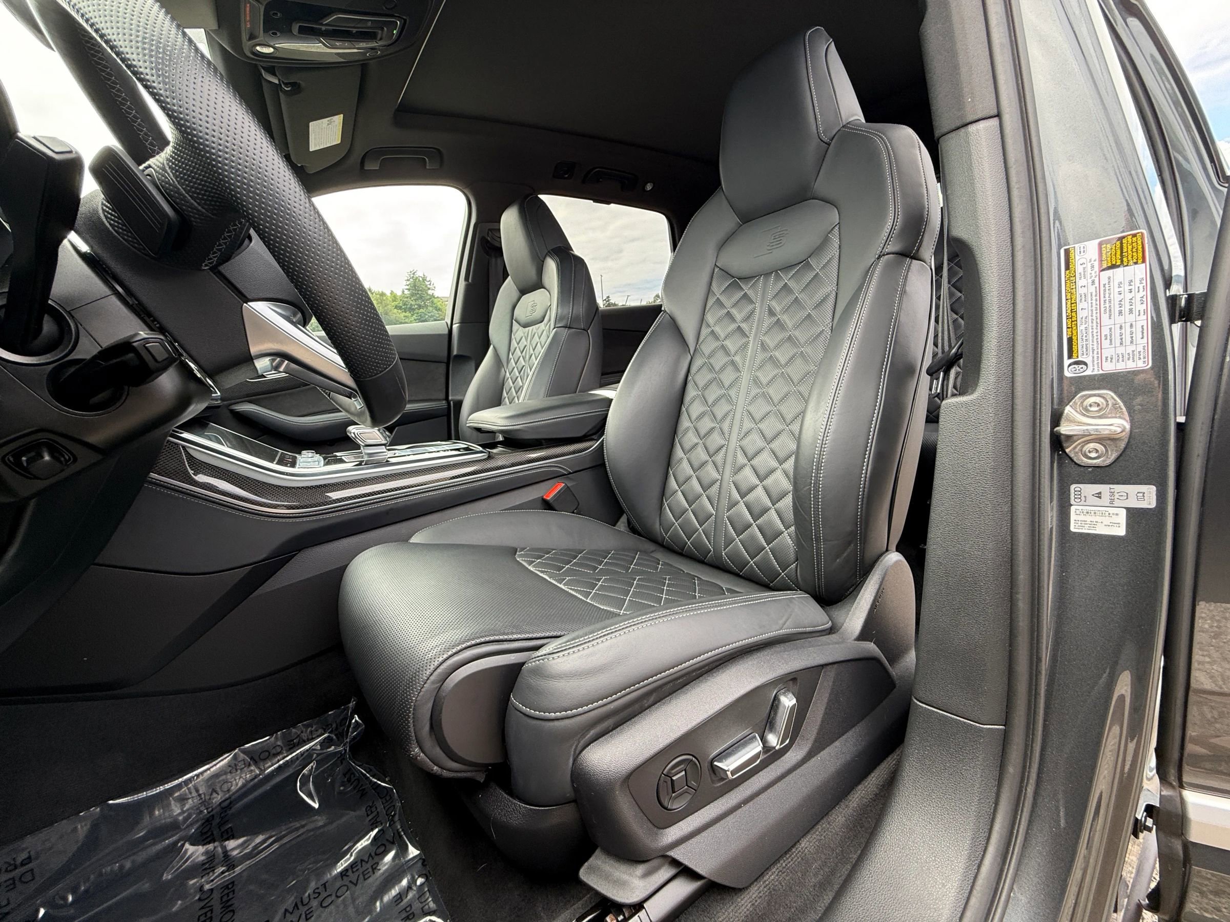 Used 2022 Audi SQ7 Prestige w/ Prestige Package image 25