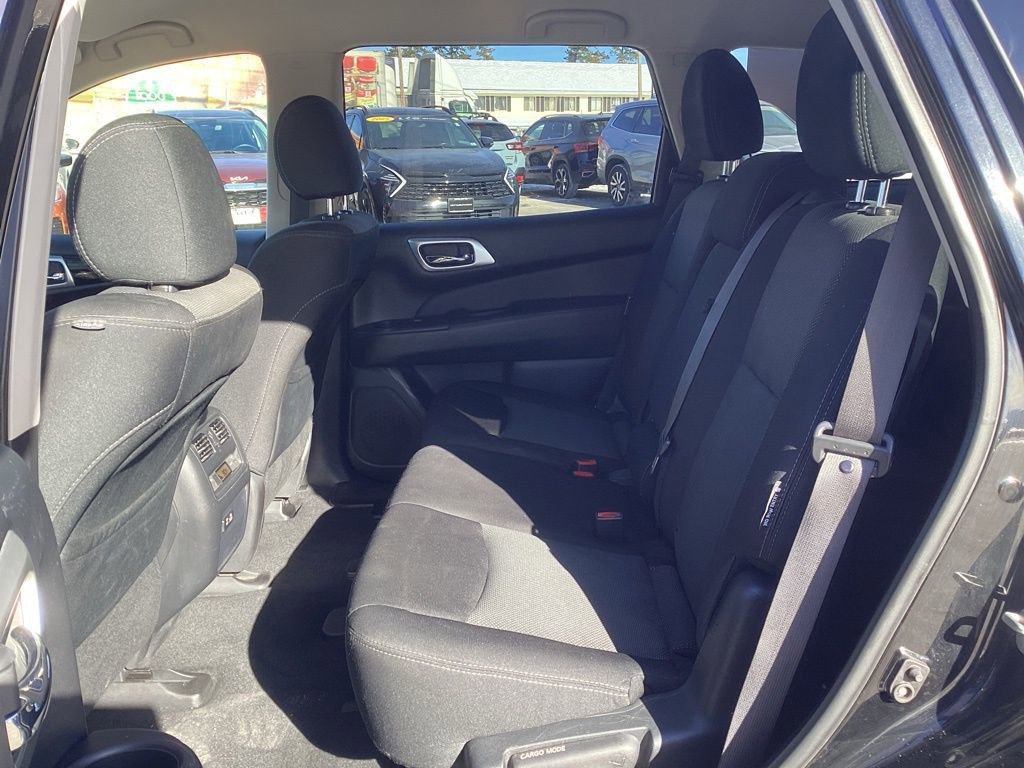 Used 2020 Nissan Pathfinder S image 14