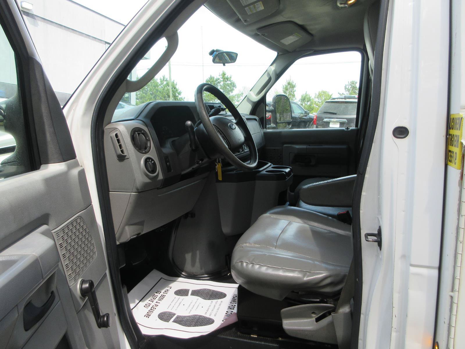 Used 2013 Ford E-350 and Econoline 350 Super Duty w/ Class I Trailer Tow Pkg RWD image 10