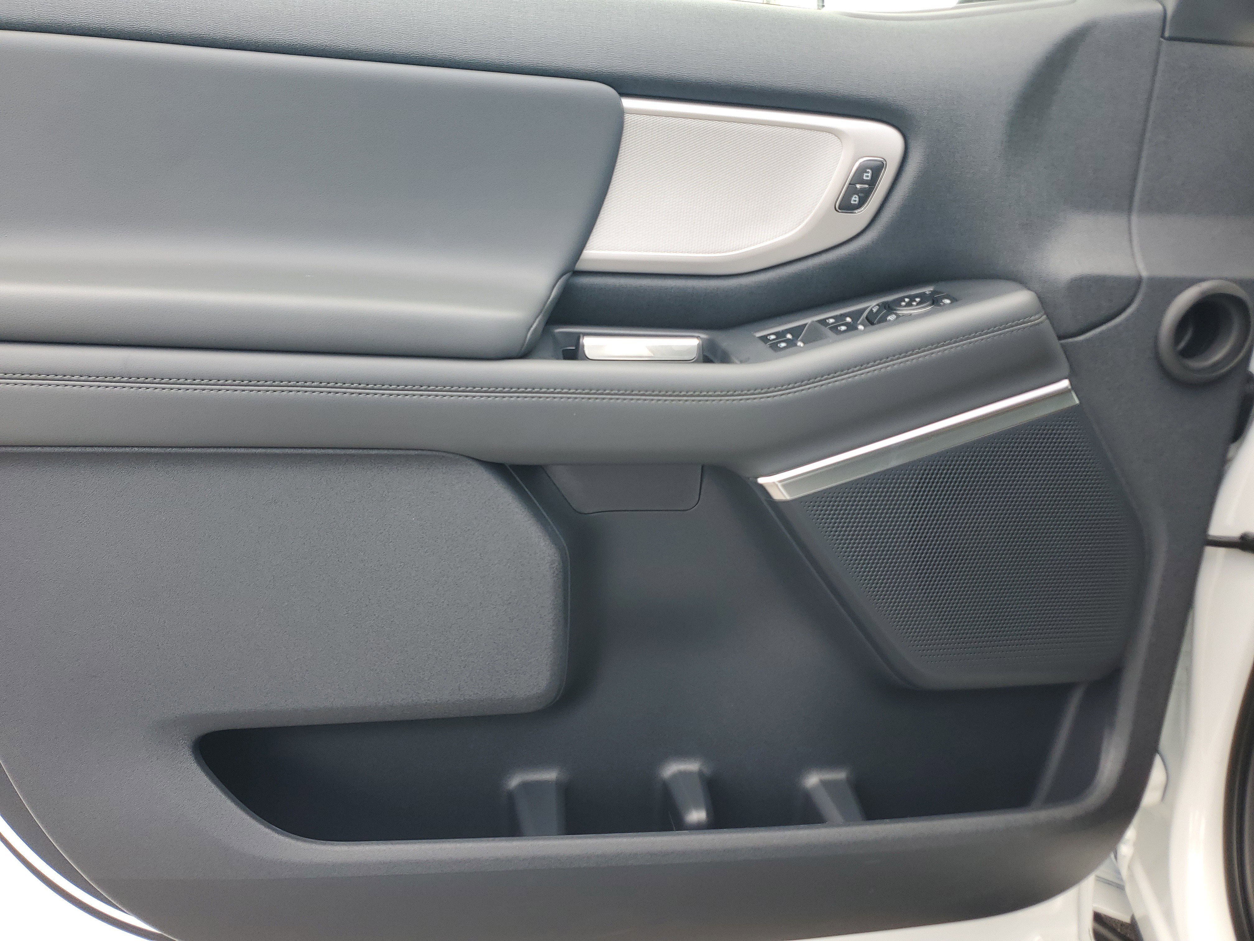 New 2026 Ford Expedition Active RWD image 13