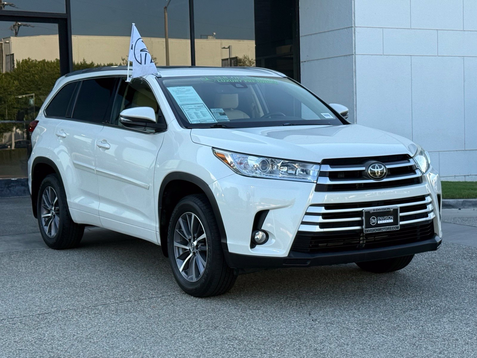 Used 2018 Toyota Highlander XLE FWD image 8