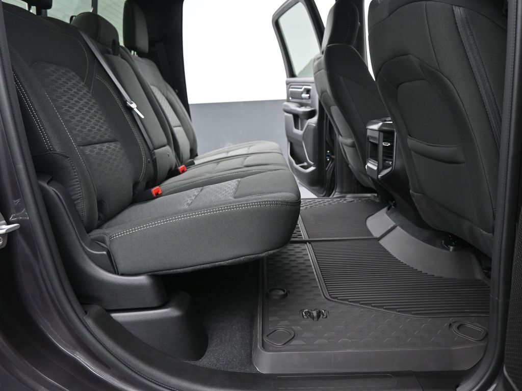 New 2026 RAM 1500 4x4 Crew Cab image 17
