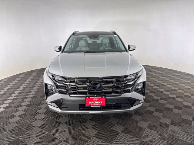 Used 2025 Hyundai Tucson Limited FWD image 2