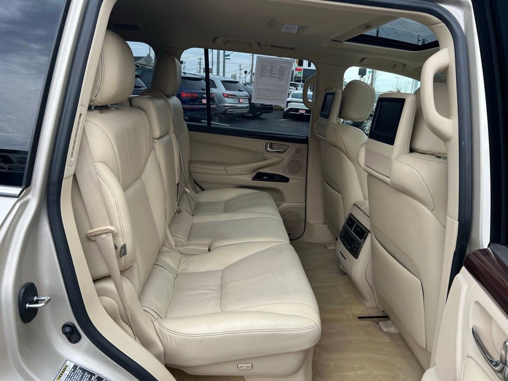 Used 2013 Lexus LX 570 4WD w/ Luxury Pkg image 27