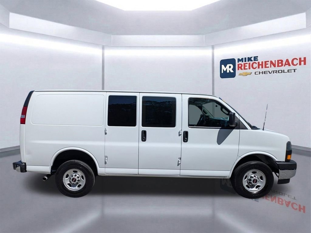 Used 2024 GMC Savana 2500 w/ Driver Convenience Package RWD video 3