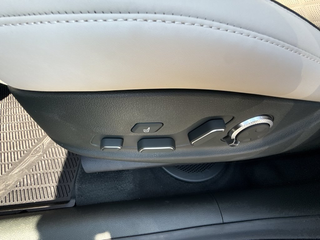 New 2027 Genesis GV80 3.5T e-SC AWD/4WD image 18