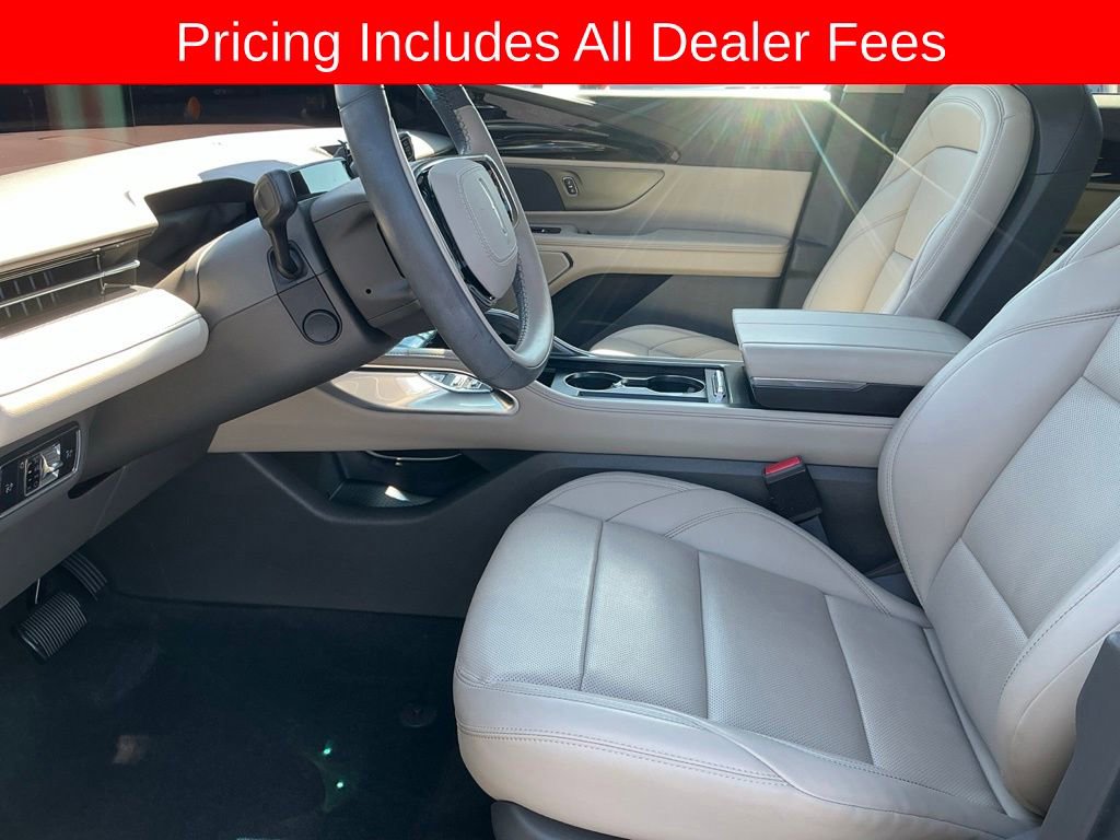 Used 2024 Lincoln Nautilus Premier AWD/4WD image 8