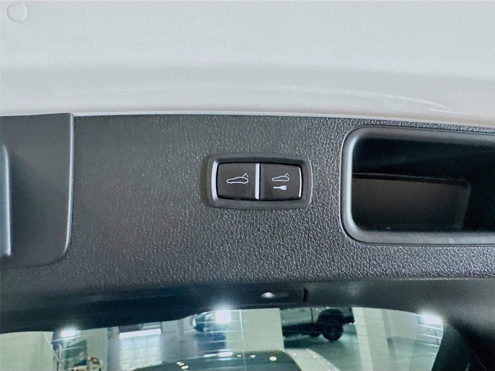 Used 2019 Porsche Macan S AWD/4WD image 22