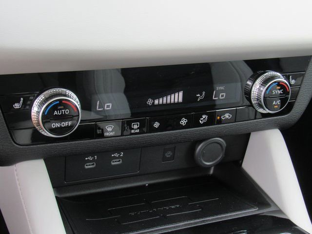 New 2025 Mitsubishi Outlander SE image 20