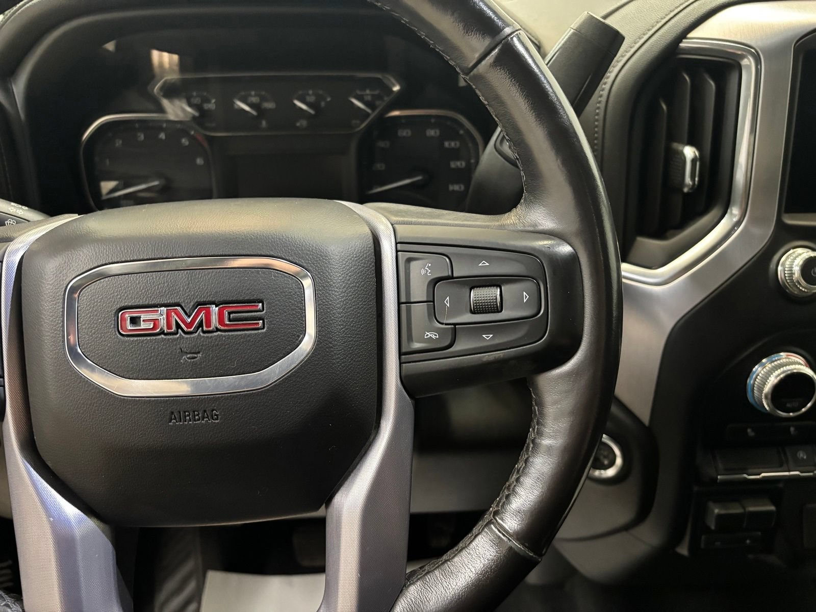 Used 2021 GMC Sierra 1500 Elevation w/ X31 Off-Road Package AWD/4WD image 13