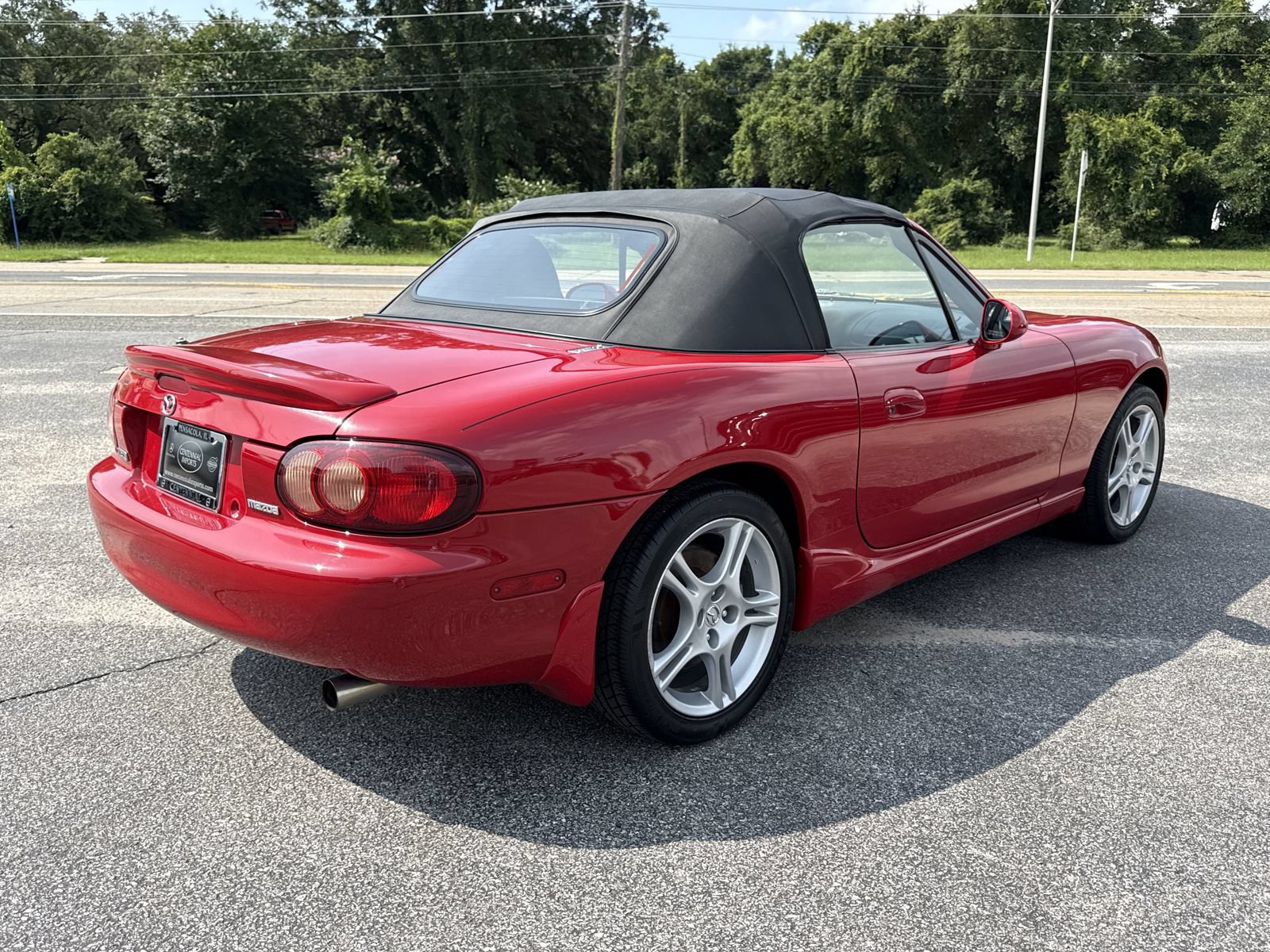 Used 2005 MAZDA MX-5 Miata w/ Convenience Pkg RWD image 5