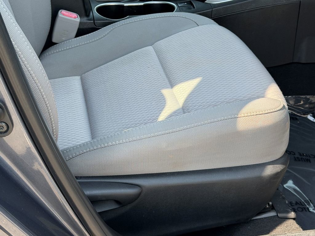 Used 2015 Toyota Corolla LE image 8