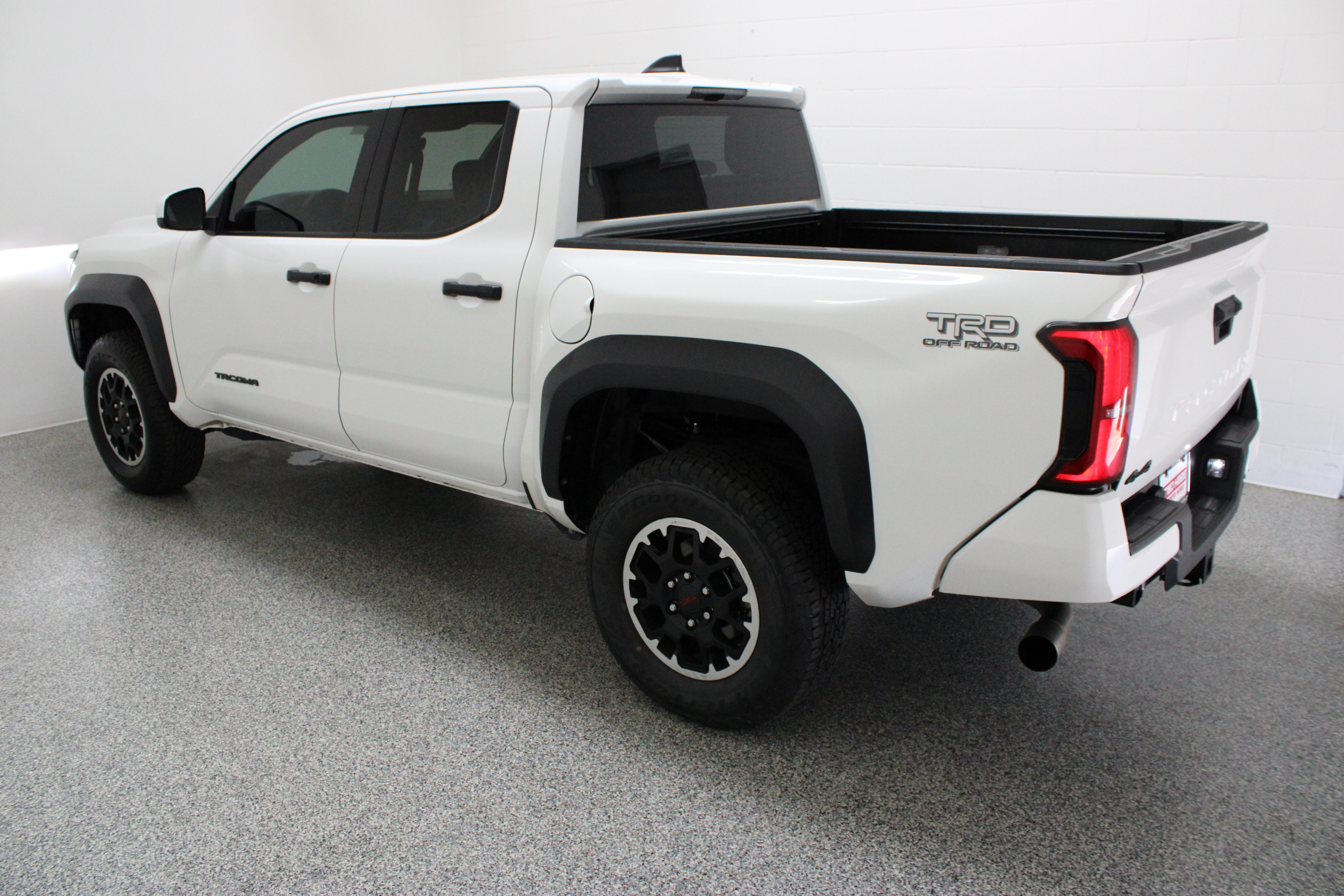 Used 2025 Toyota Tacoma TRD Off-Road AWD/4WD image 9