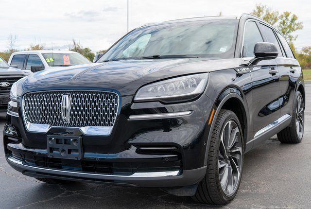 Used 2024 Lincoln Aviator Reserve w/ Equipment Group 201A image 2