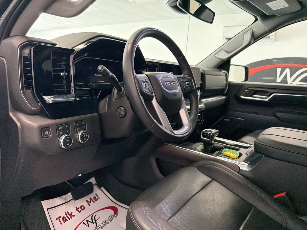 Used 2023 GMC Sierra 1500 SLT w/ SLT Premium Package AWD/4WD image 12