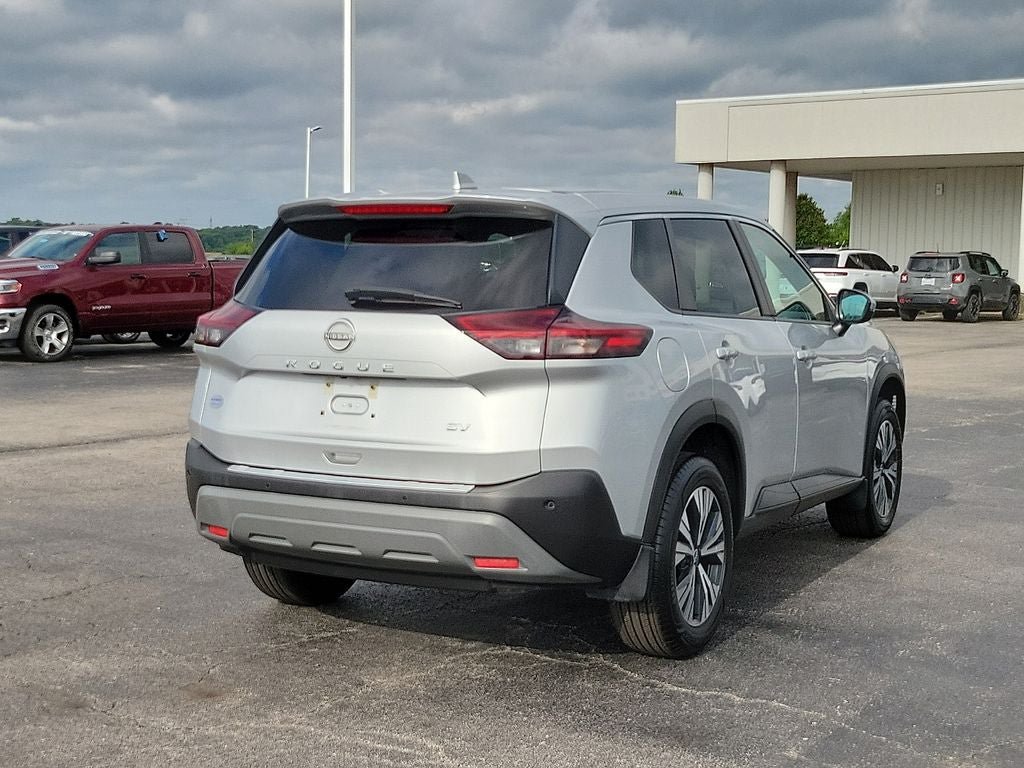 Used 2022 Nissan Rogue SV FWD image 5