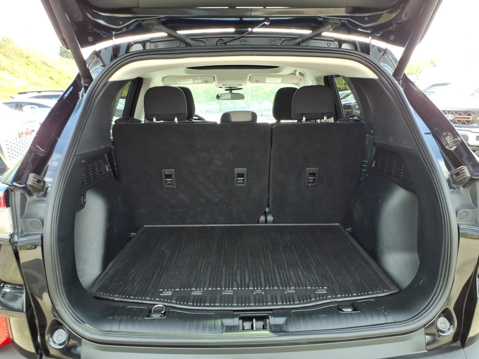 Used 2022 Ford Escape SE w/ SE Sport Appearance Package AWD/4WD image 11
