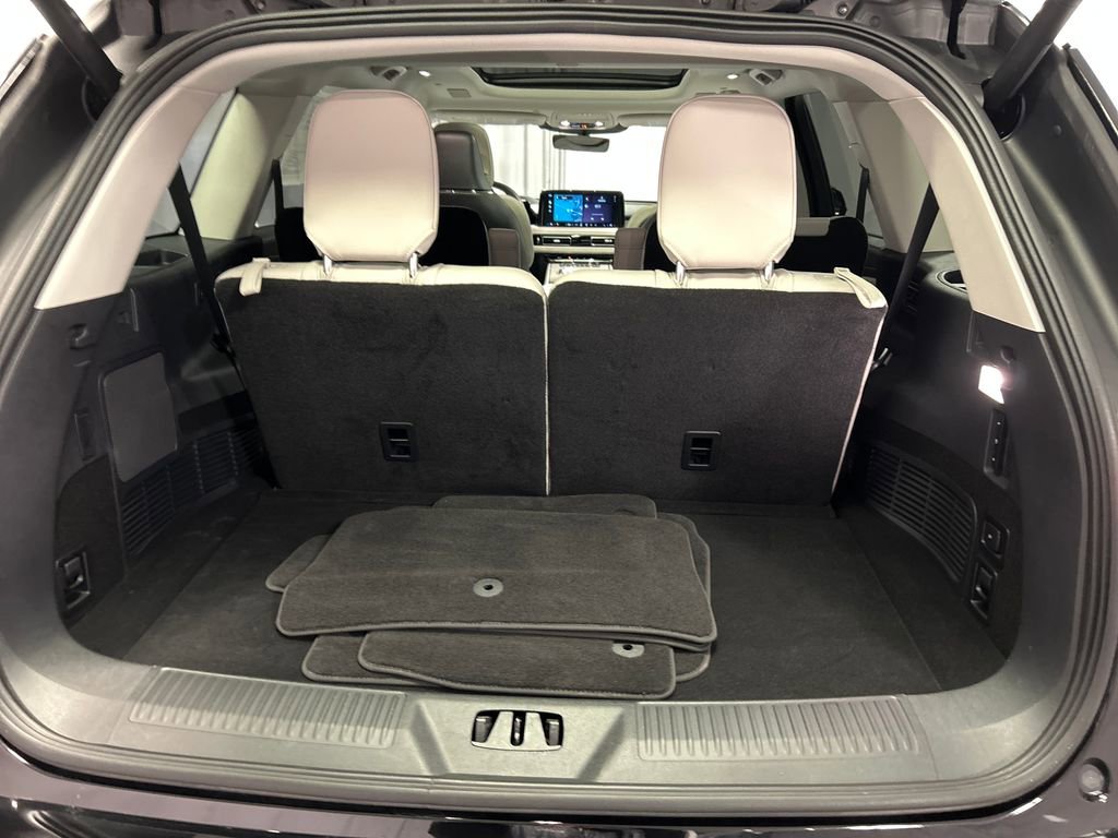 Used 2025 Lincoln Aviator Reserve w/ Equipment Group 201A image 24