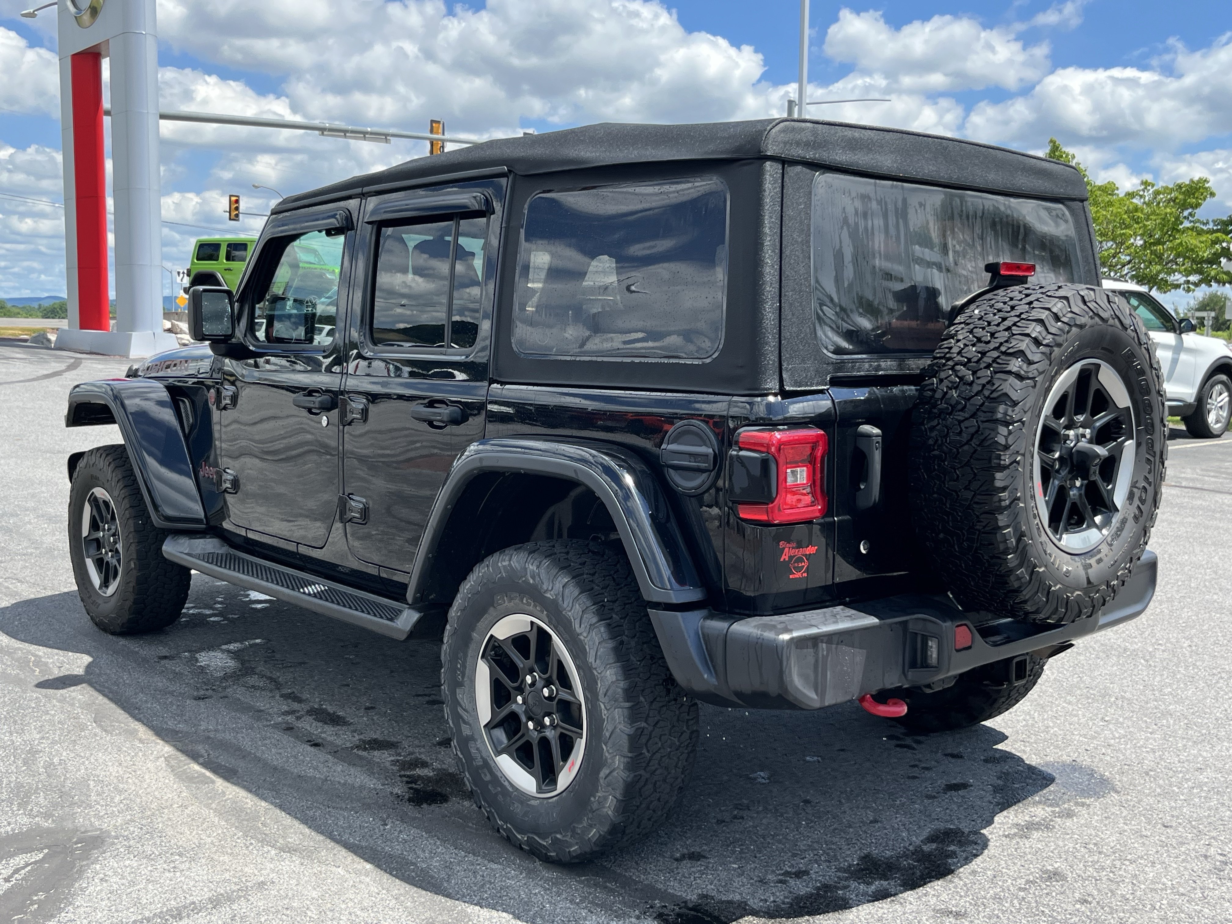 Used 2018 Jeep Wrangler Unlimited Rubicon AWD/4WD image 9