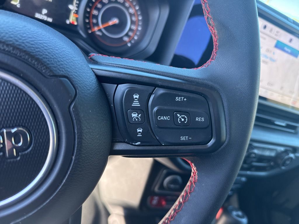 Used 2025 Jeep Wrangler Unlimited Rubicon image 16