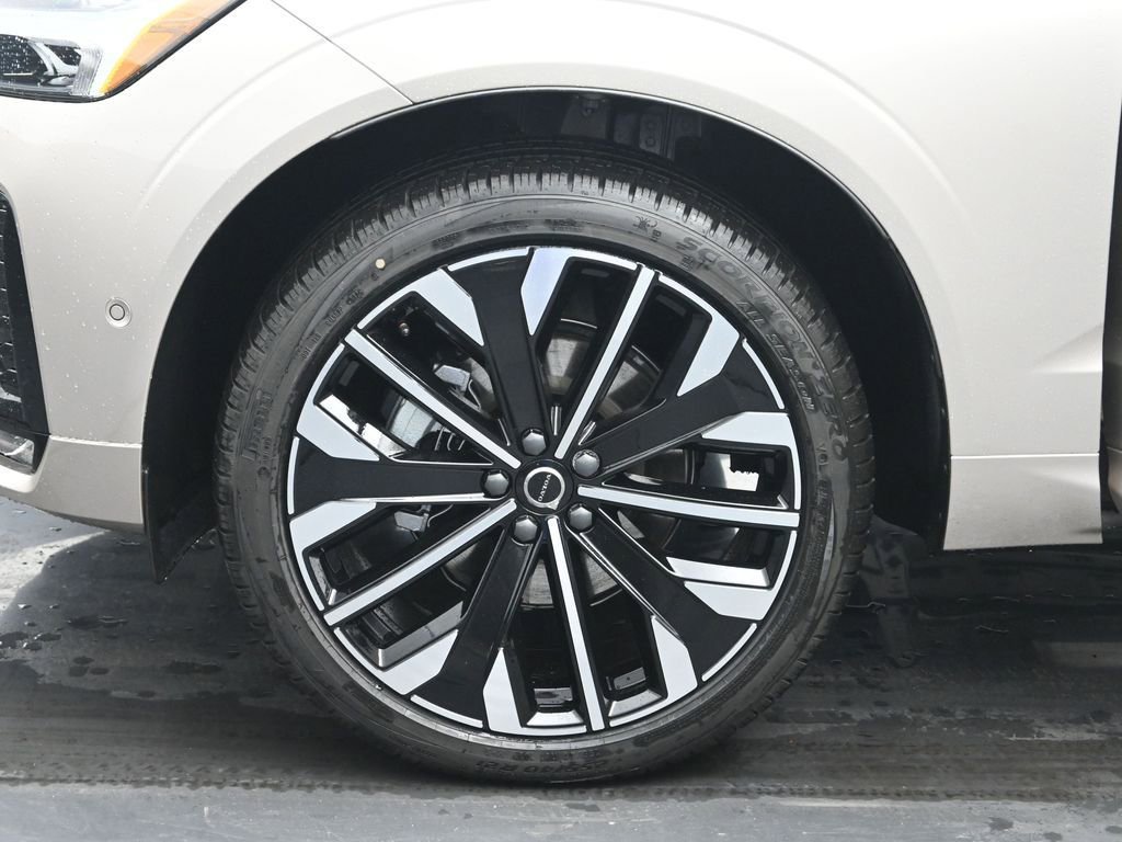 New 2026 Volvo XC60 B5 Ultra w/ Protection Package Premier image 30