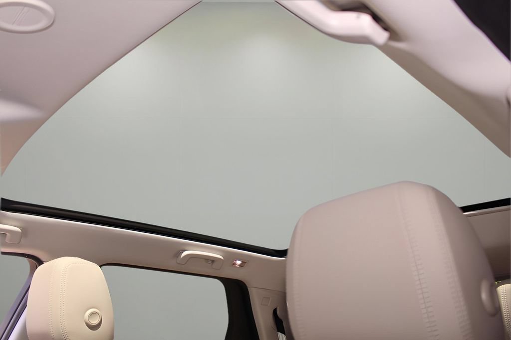 New 2025 Land Rover Discovery Sport S AWD/4WD image 27