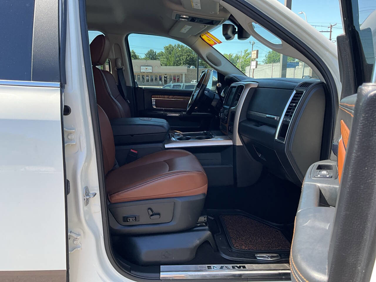 Used 2018 RAM 3500 Laramie Longhorn AWD/4WD image 33