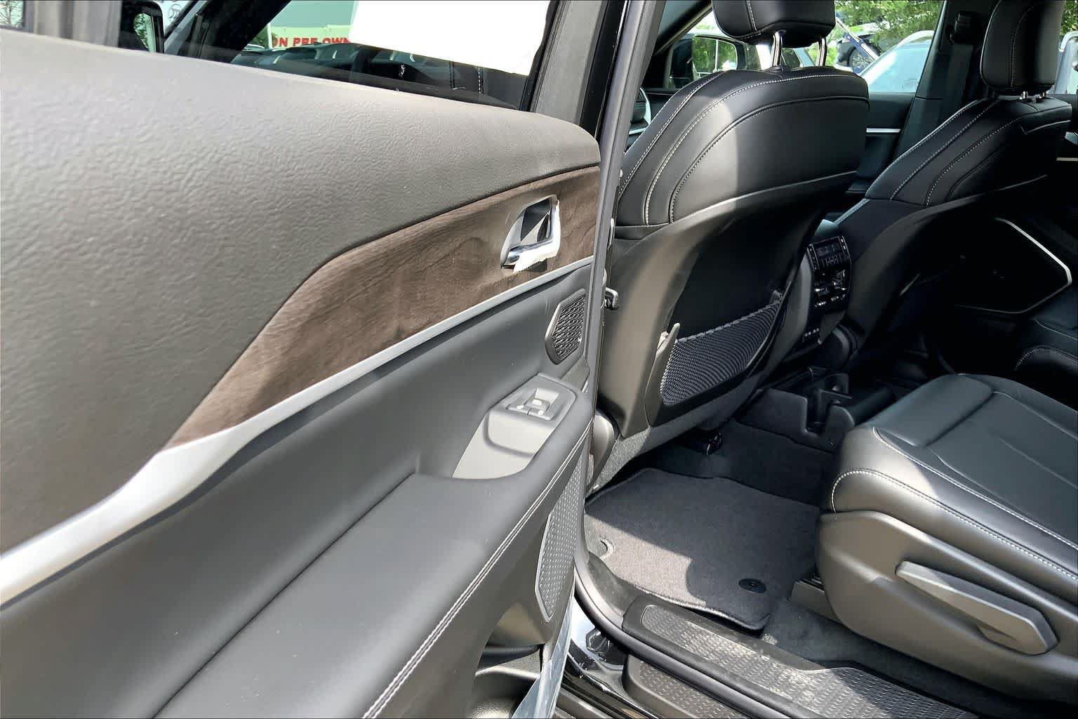 New 2026 Jeep Grand Cherokee L Limited AWD/4WD image 18
