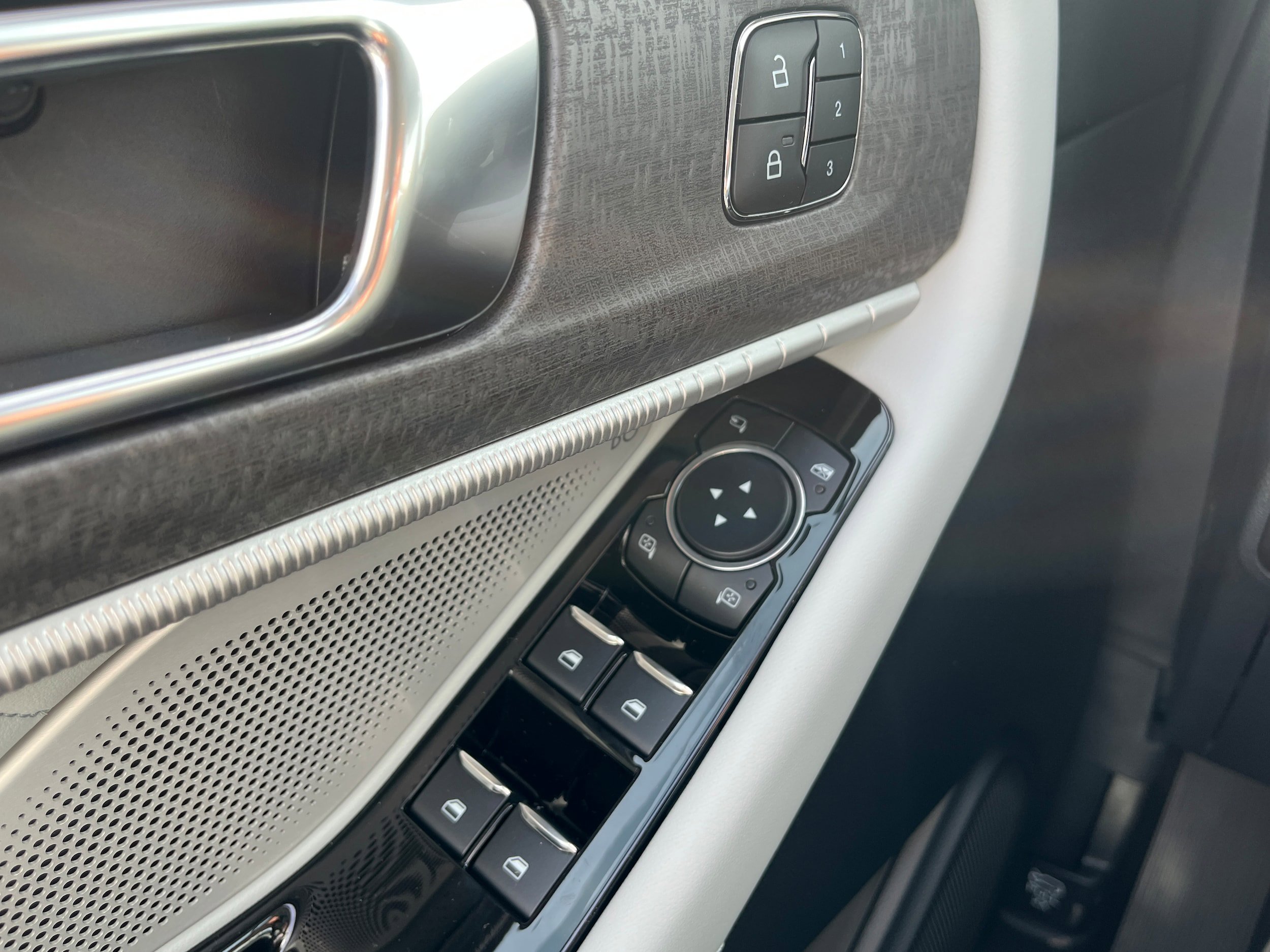 New 2026 Ford Explorer Platinum image 21
