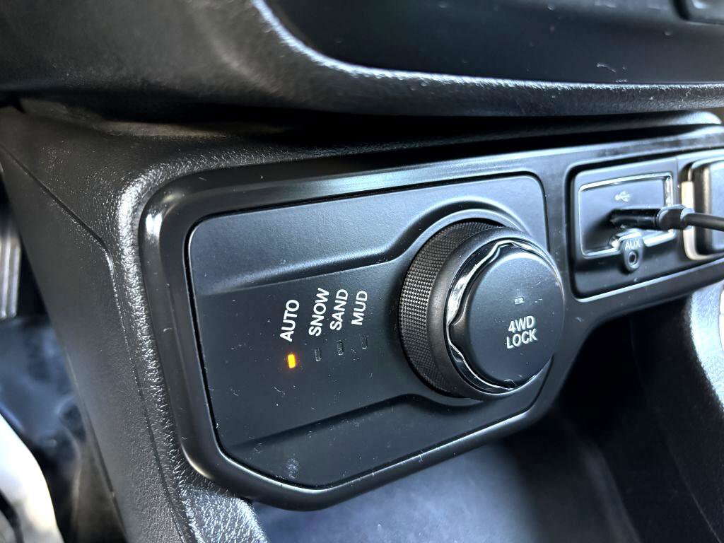 Used 2022 Jeep Renegade Sport w/ Sport Appearance Group image 23