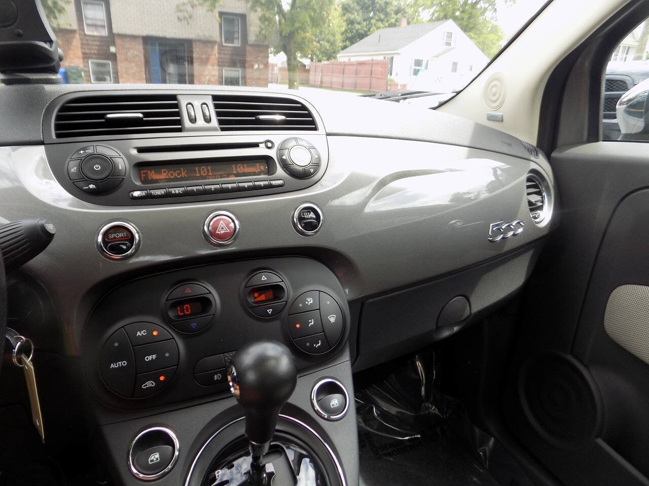 Used 2012 FIAT 500 Lounge FWD image 17