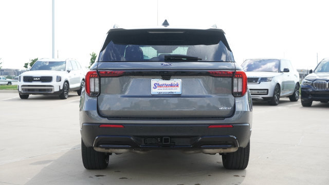 Used 2025 Ford Explorer ST-Line w/ ST-Line Street Pack AWD/4WD image 8