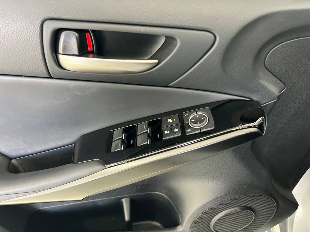 Used 2024 Lexus IS 350 F Sport RWD image 21
