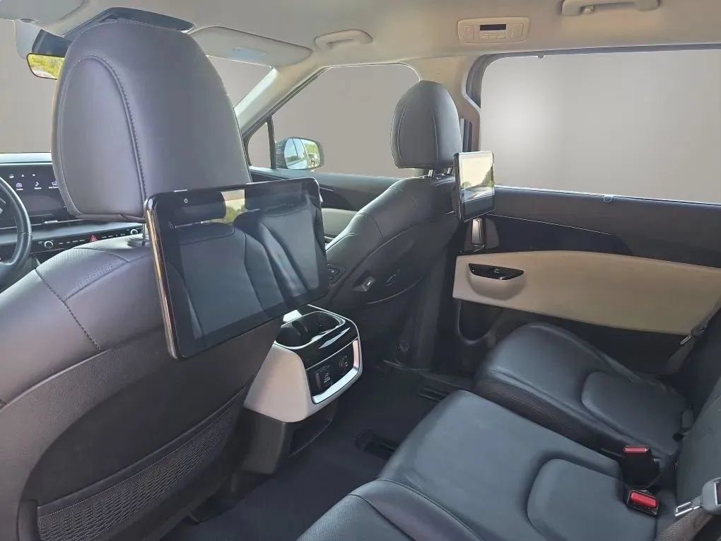 Used 2023 Kia Carnival SX FWD image 38