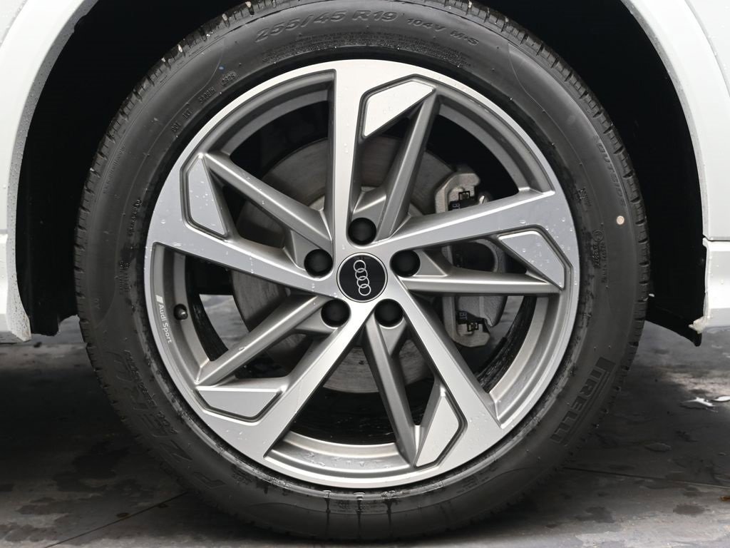 New 2025 Audi Q3 2.0T Premium image 10