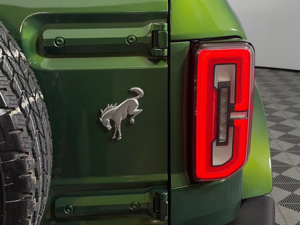 Used 2025 Ford Bronco Outer Banks AWD/4WD image 13