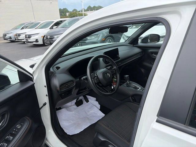 Used 2024 Honda HR-V Sport image 9
