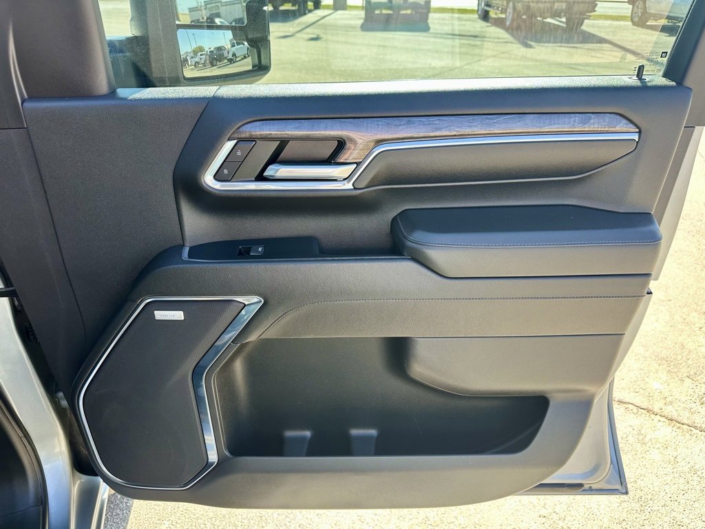 Used 2024 Chevrolet Silverado 3500 LTZ w/ LTZ Texas Edition image 30