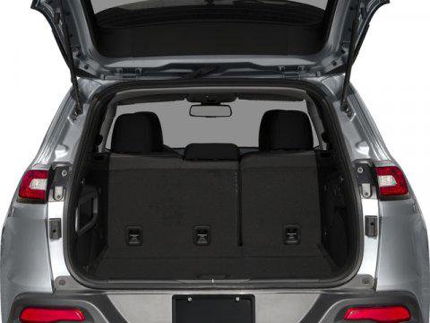 Used 2018 Jeep Cherokee Latitude w/ Altitude Package image 15