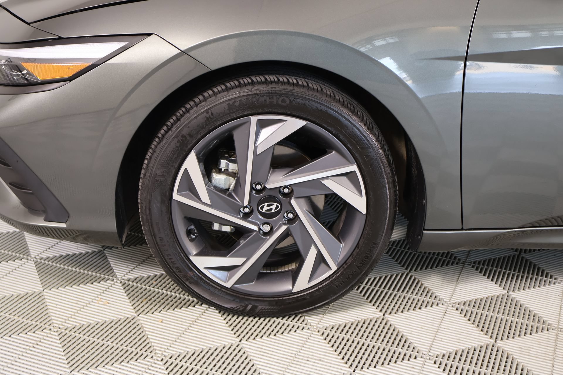 Certified 2025 Hyundai Elantra Sport FWD image 16