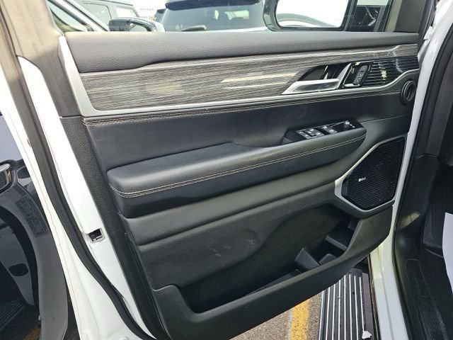 Used 2022 Jeep Wagoneer Series III w/ Premium Group I image 13